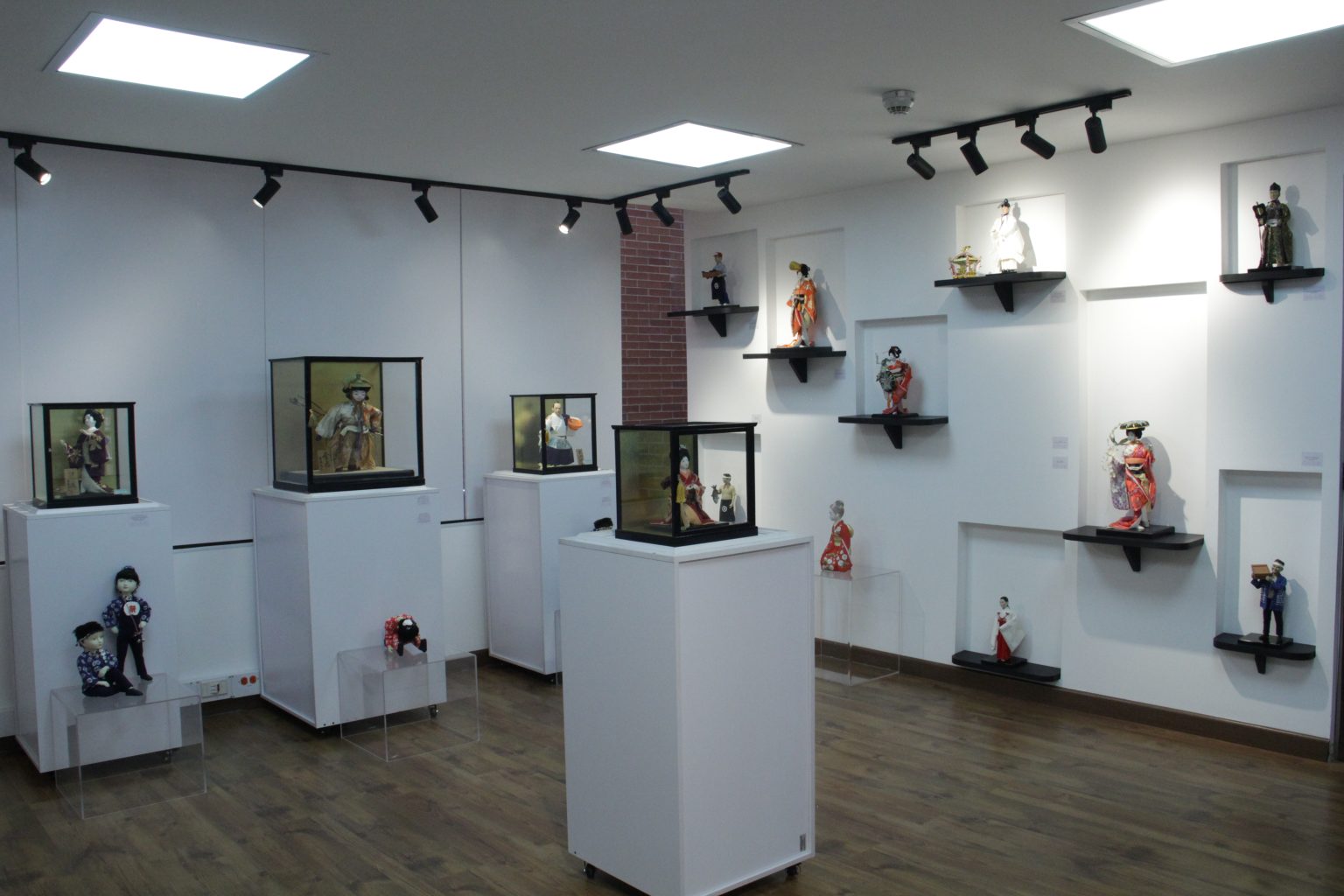 Vista de la sala, 1 de 23