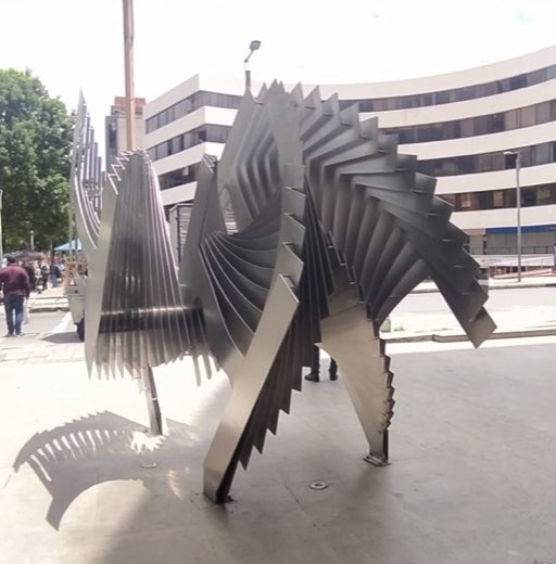 Escultura Movimiento a Tres Tiempos, registro 05 de 6