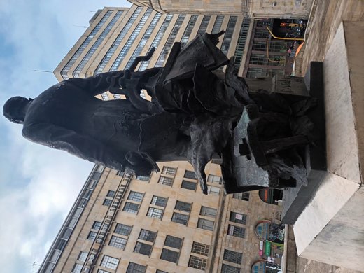 Escultura Manuel Murillo Toro, registro 04 de 6